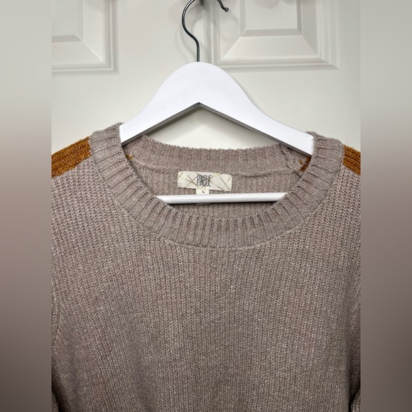 Pinque Color Block Sweater NWOT - Picture 3 of 3